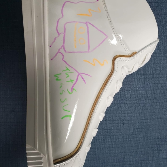 Sneakers - Picture 3 of 4